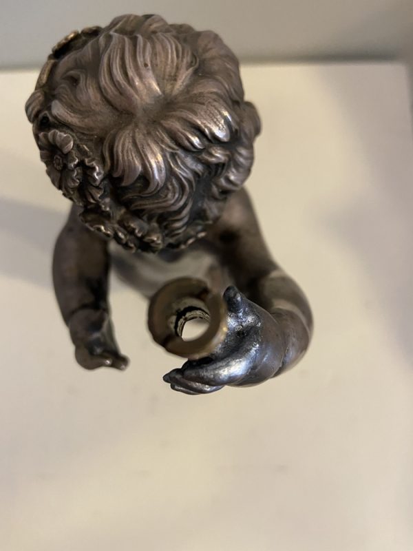 Verzilverd bronzen putto