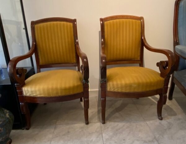 Twee mahonie houten stoelen, c.a. 1830.